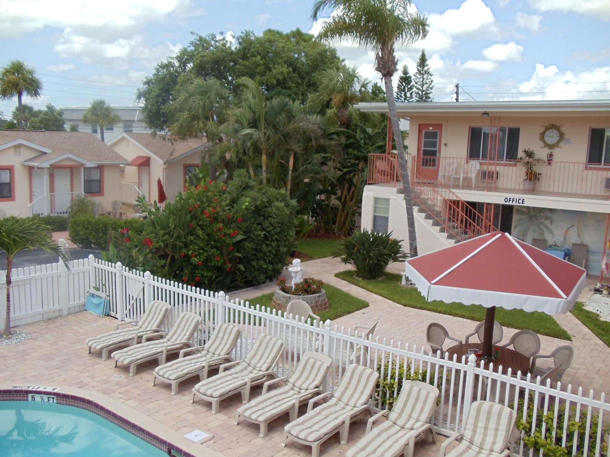 سانت بيتي بيتش Carlton House Motel And Suites المظهر الخارجي الصورة